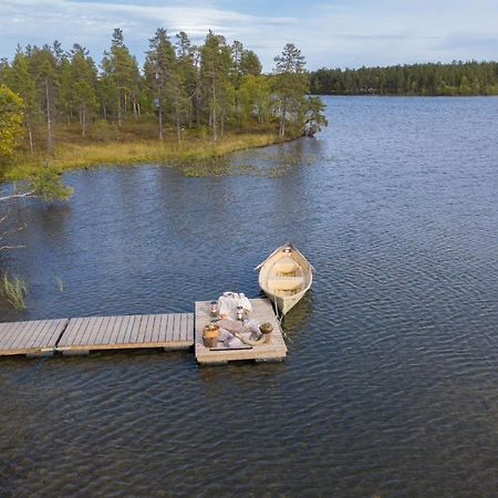 Moekki - The White Blue Wilderness Lodge Inari Exterior photo